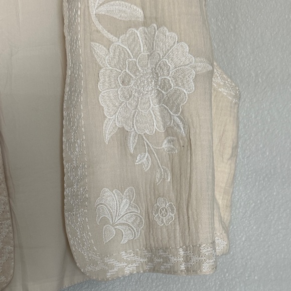 Embroidered Cream Vest - Picture 5 of 7